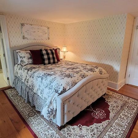 Strong House Inn Vergennes Extérieur photo