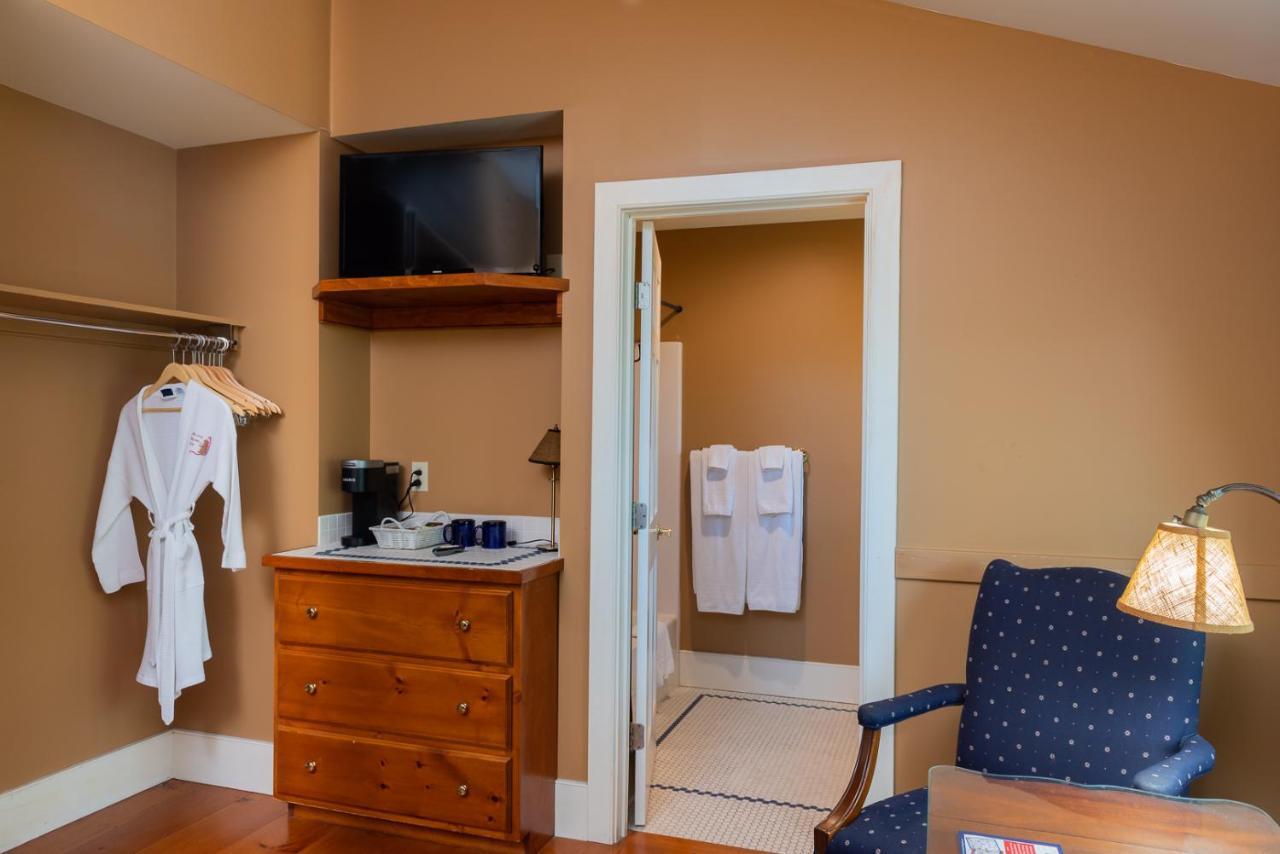 Strong House Inn Vergennes Extérieur photo