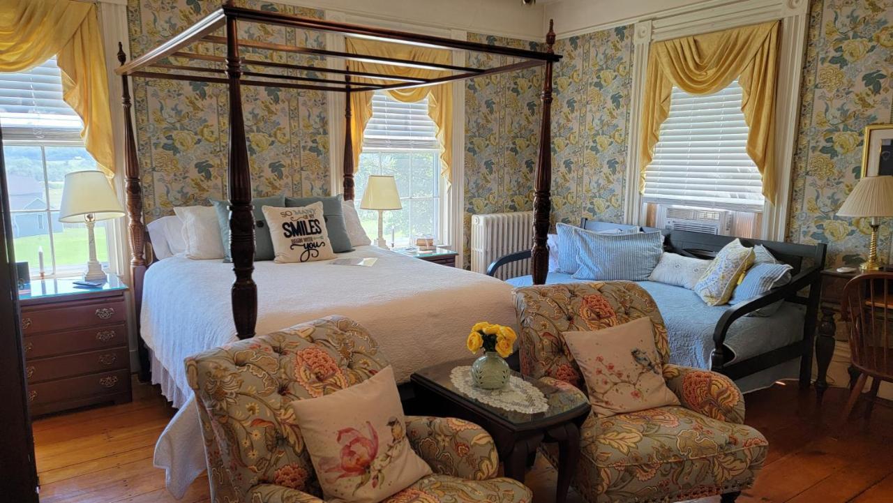 Strong House Inn Vergennes Extérieur photo