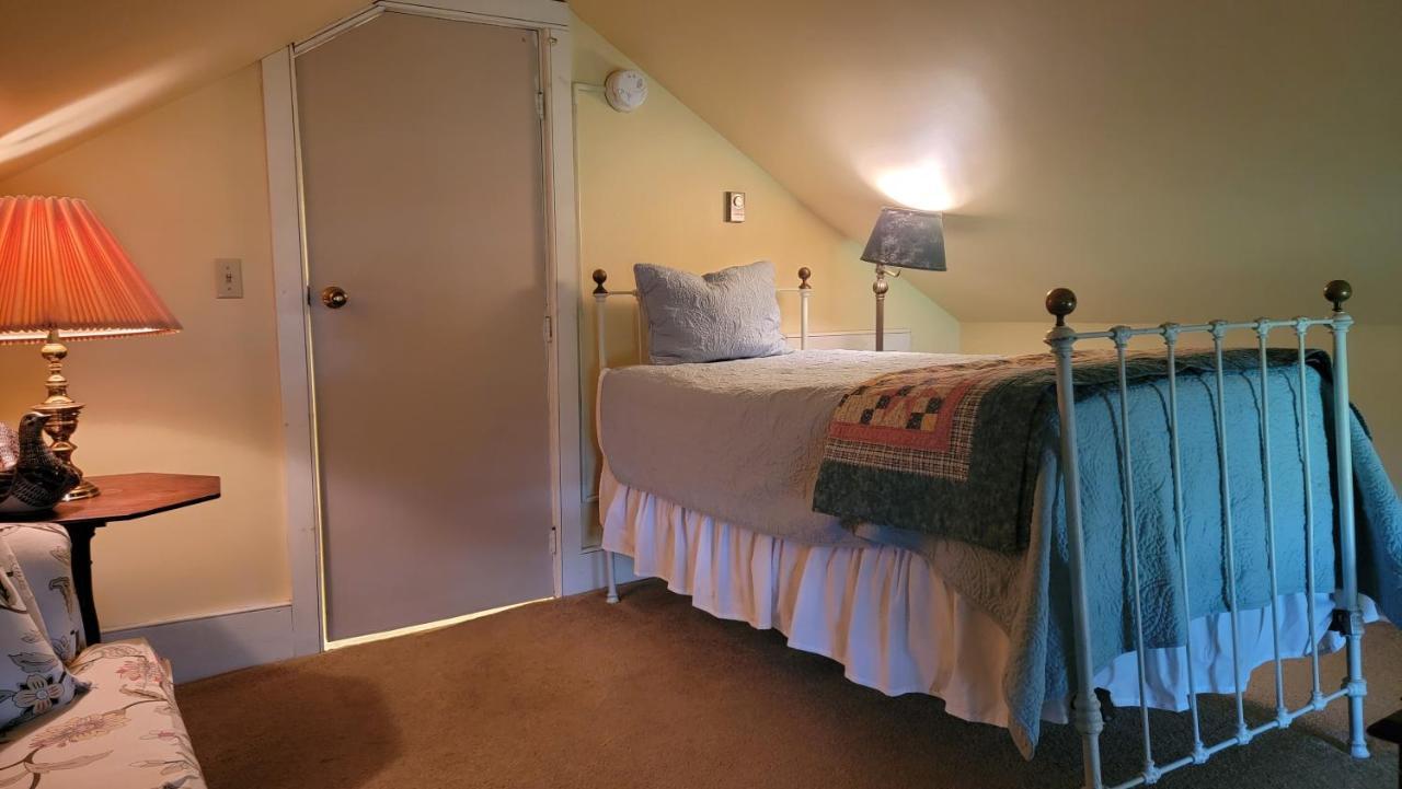 Strong House Inn Vergennes Extérieur photo