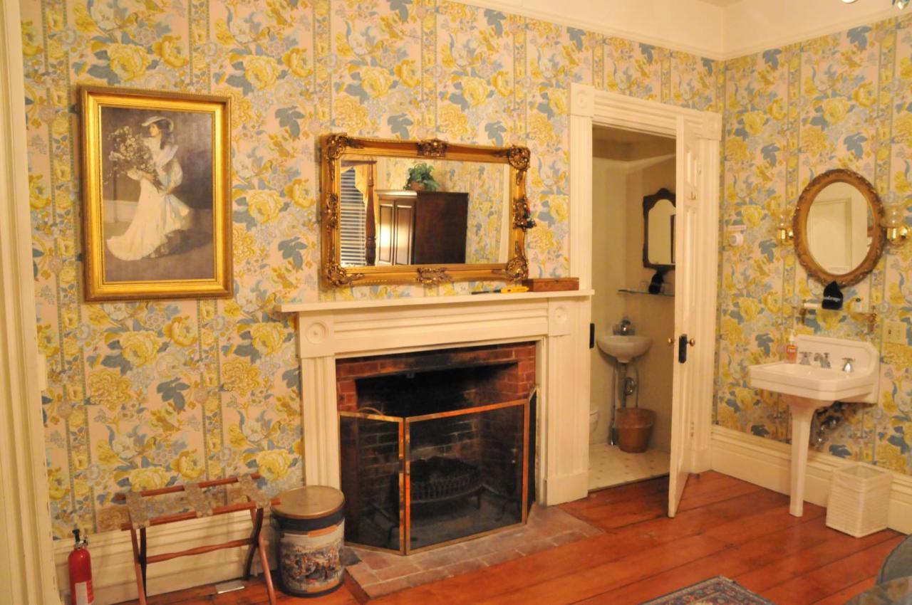 Strong House Inn Vergennes Extérieur photo